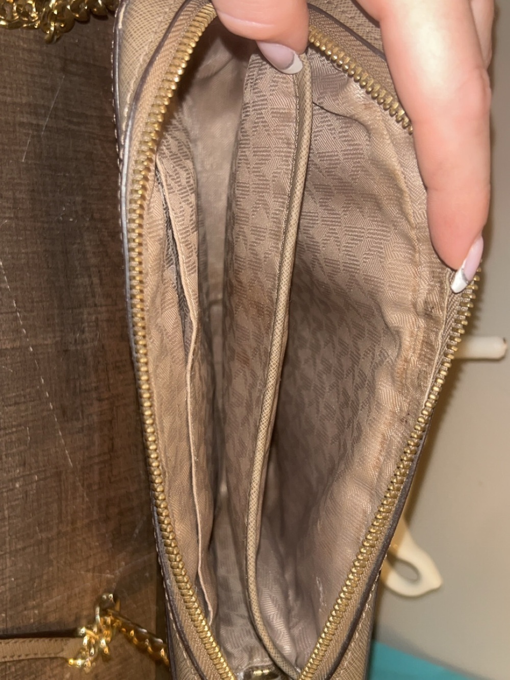 Michael Kors Taupe Saffiano Crossbody Bag with Gold Logo - Picture 3 of 3